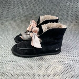 Ugg Diara Black Short Pink Bow Boots Size 5 Women’s